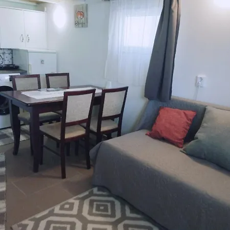 Viola Apartman *